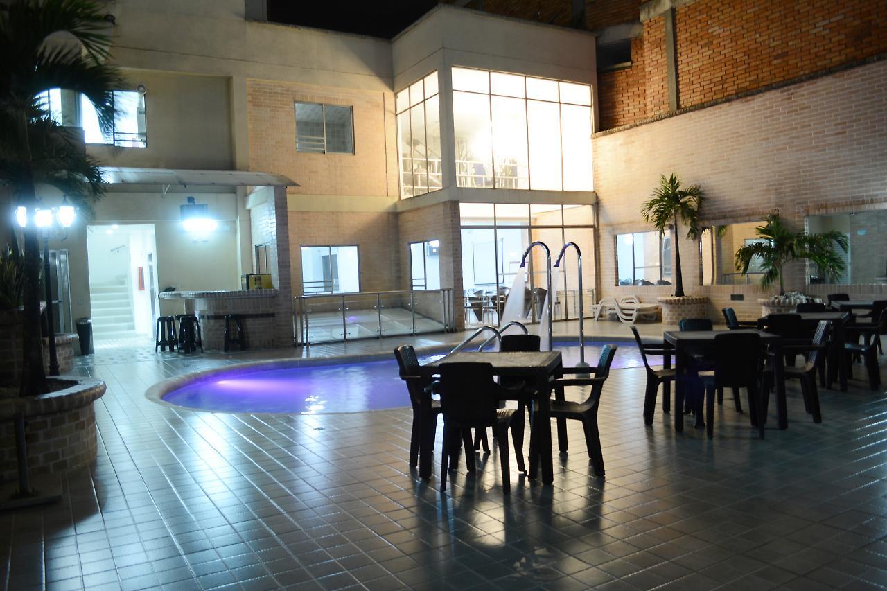 Hotel Calima Real ภายนอก รูปภาพ