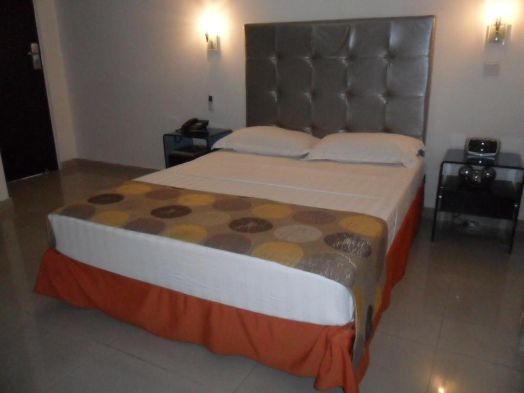 Hotel Calima Real ภายนอก รูปภาพ