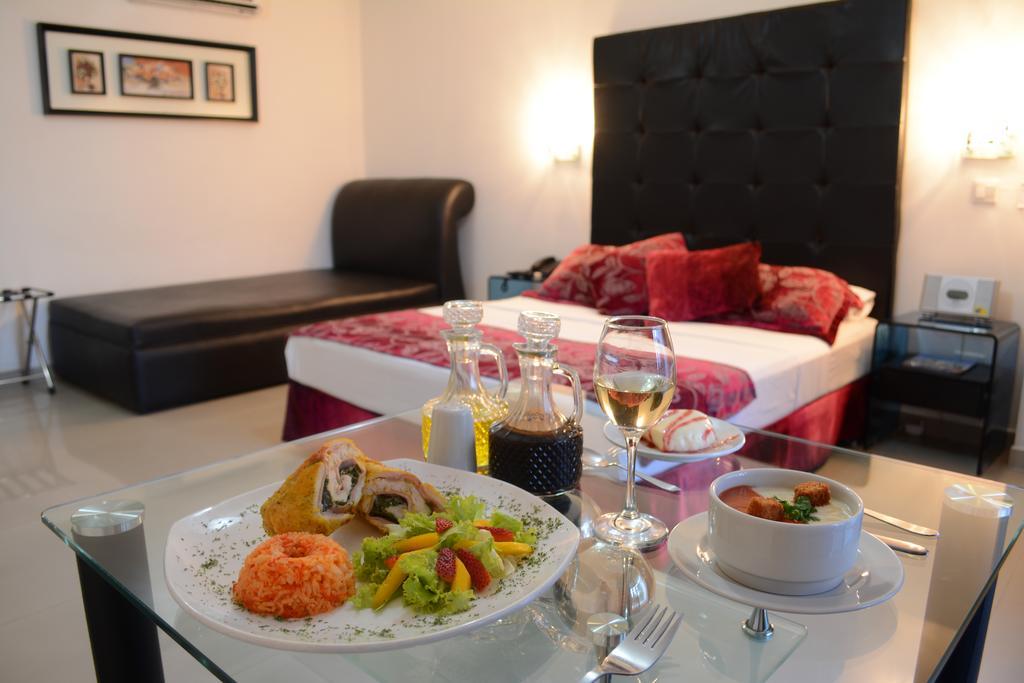 Hotel Calima Real ภายนอก รูปภาพ