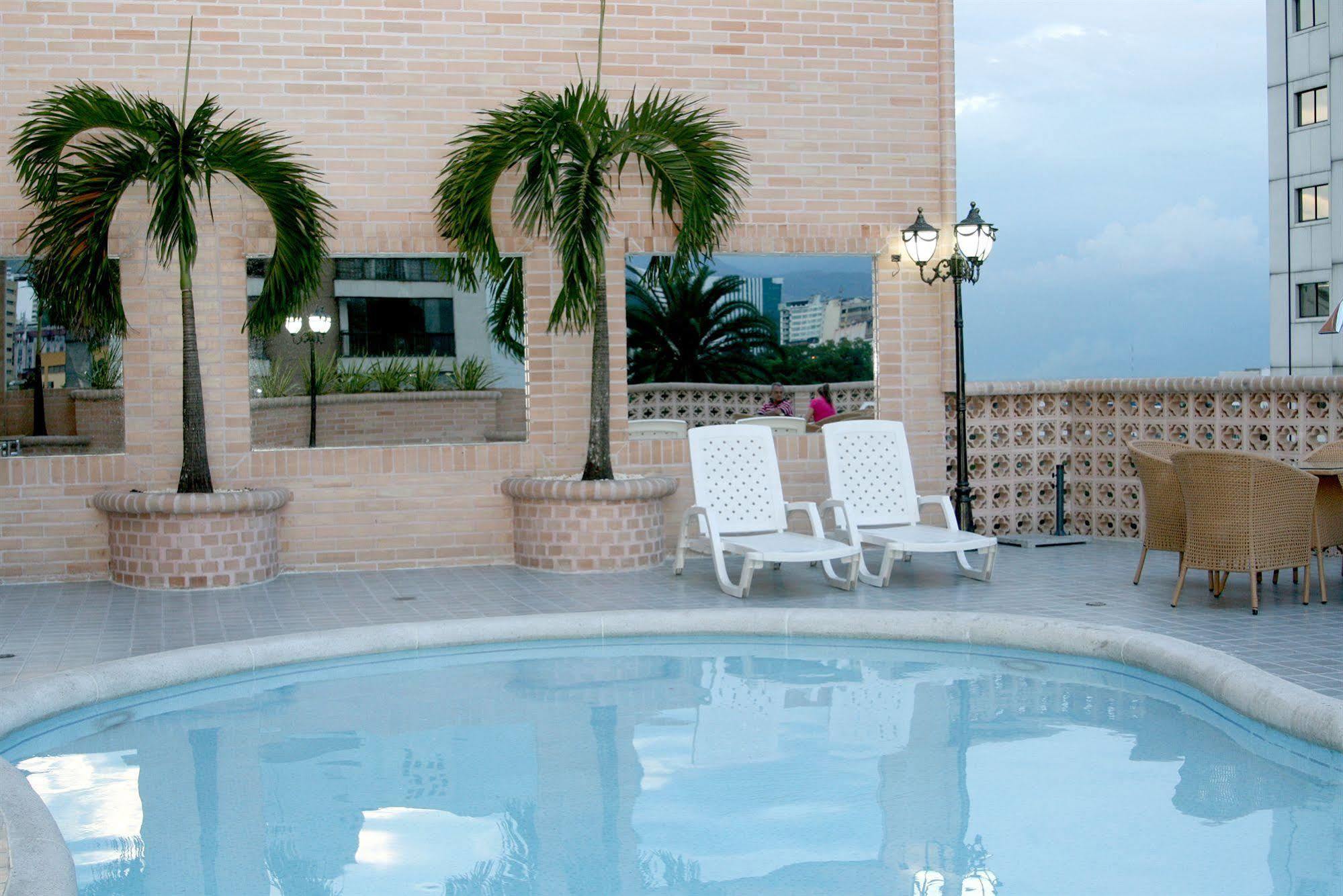Hotel Calima Real ภายนอก รูปภาพ